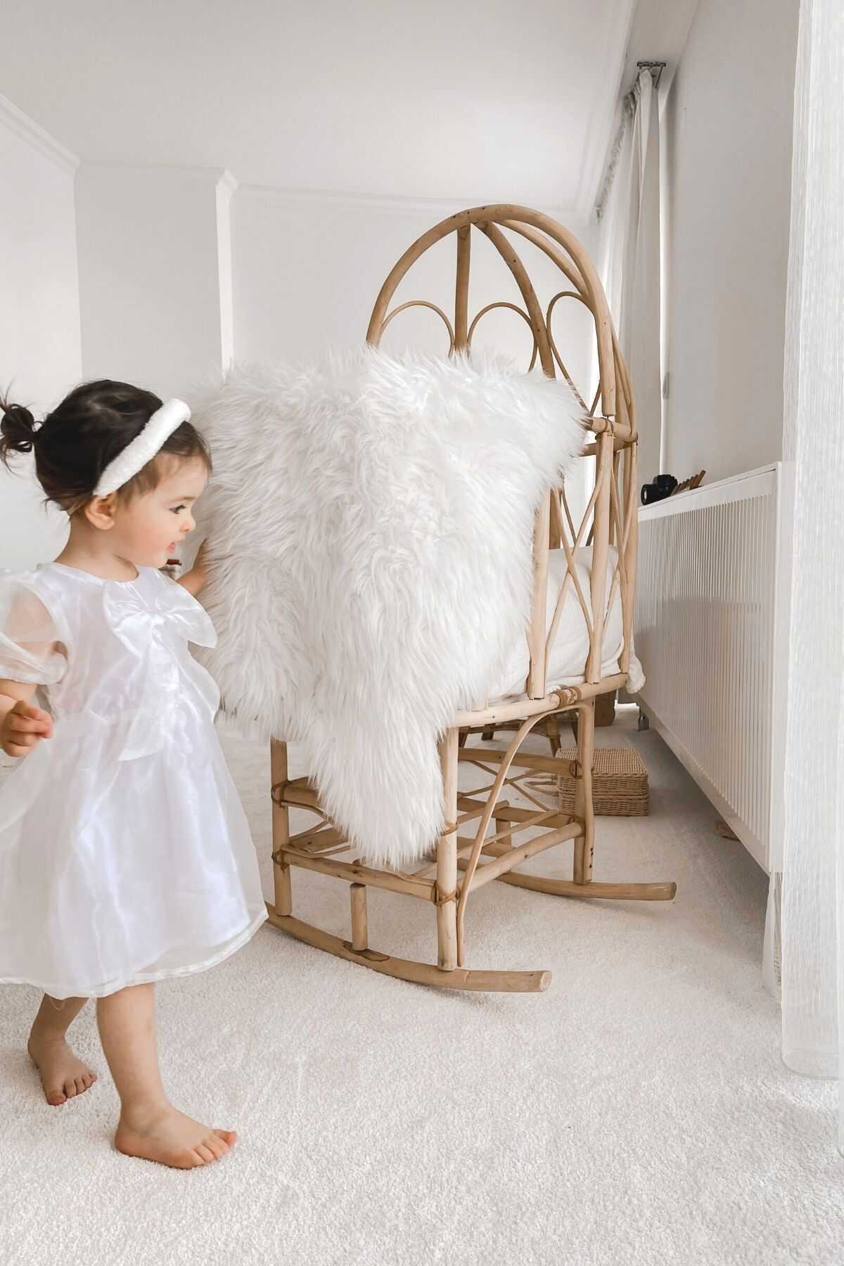 Beyaz Balon Kol Fiyonklu Kısa Kol Kız Çocuk Organze Elbise