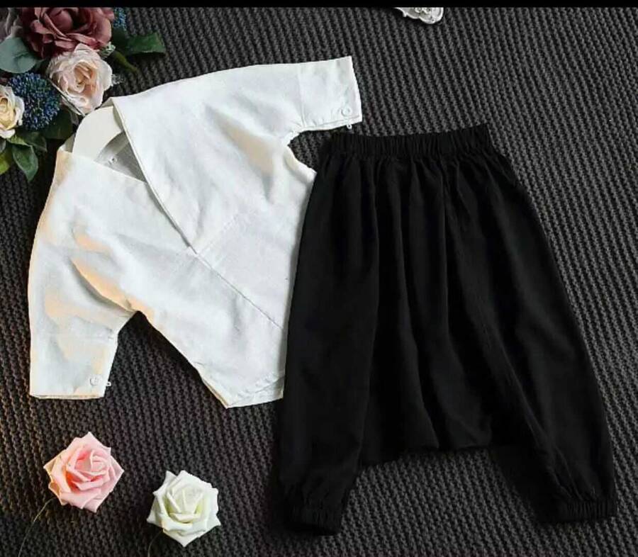 SUM211 - Beyaz Gömlek ve Siyah Pantolon (1)