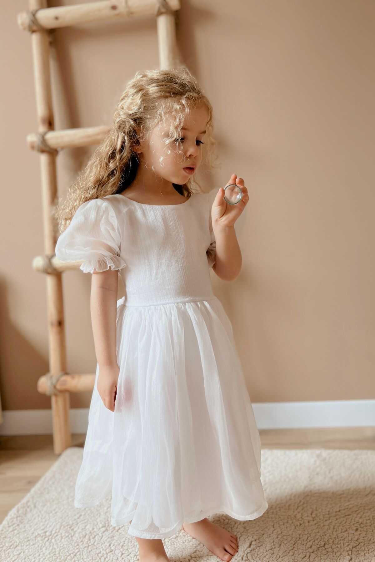 Beyaz Janjan Organze Sırtı Çapraz Kız Çocuk Elbise