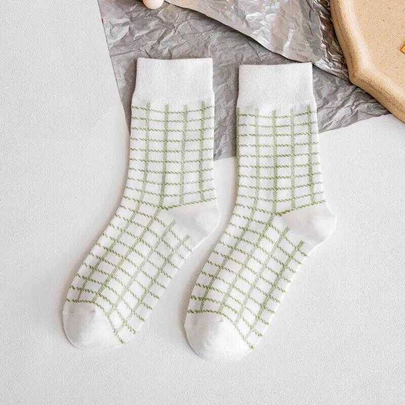 Beyaz Pötikareli Yeşil Çorap