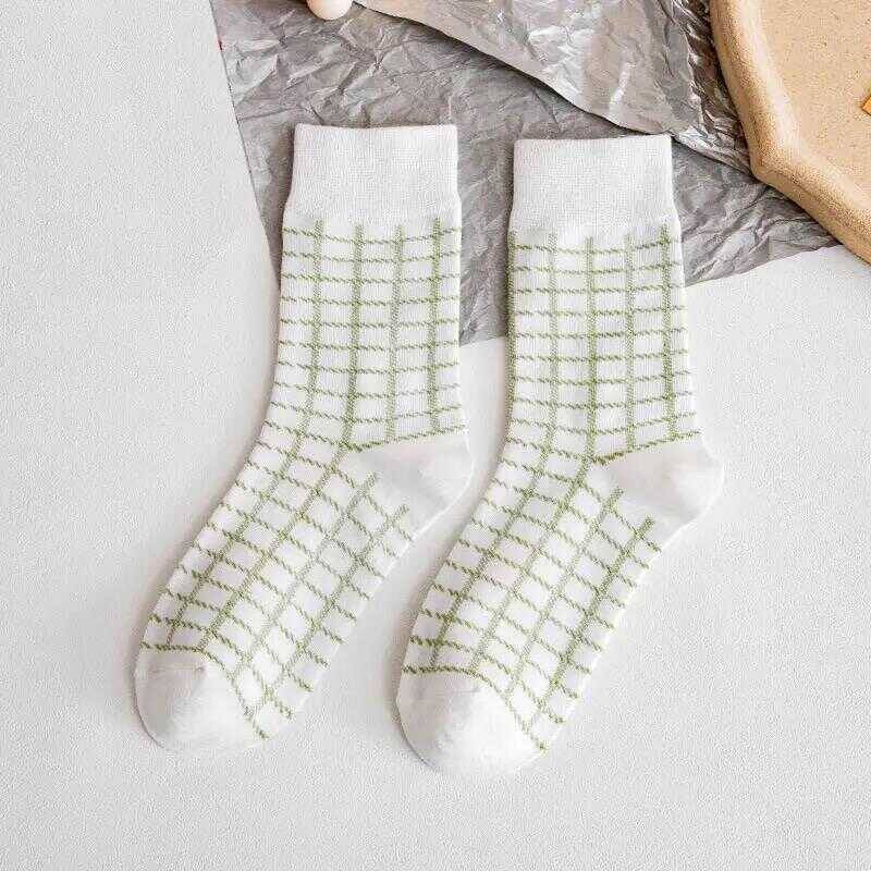 S21 - Beyaz Pötikareli Yeşil Çorap