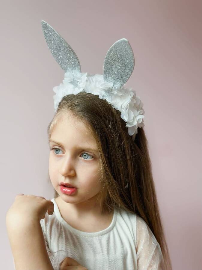 Tracc - Beyaz Tül Çiçekli Yıldızlı Simli Gümüş Tavşan Kulaklı Taç