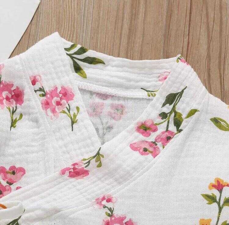 Çiçekli Beyaz Pijama - Thumbnail
