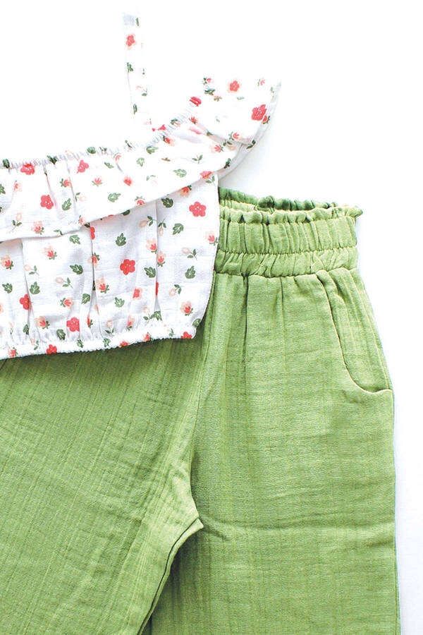 Çıtır Çiçekli Yeşil Müslin Crop Bluz ve Pantolon 2'li Takım - Thumbnail