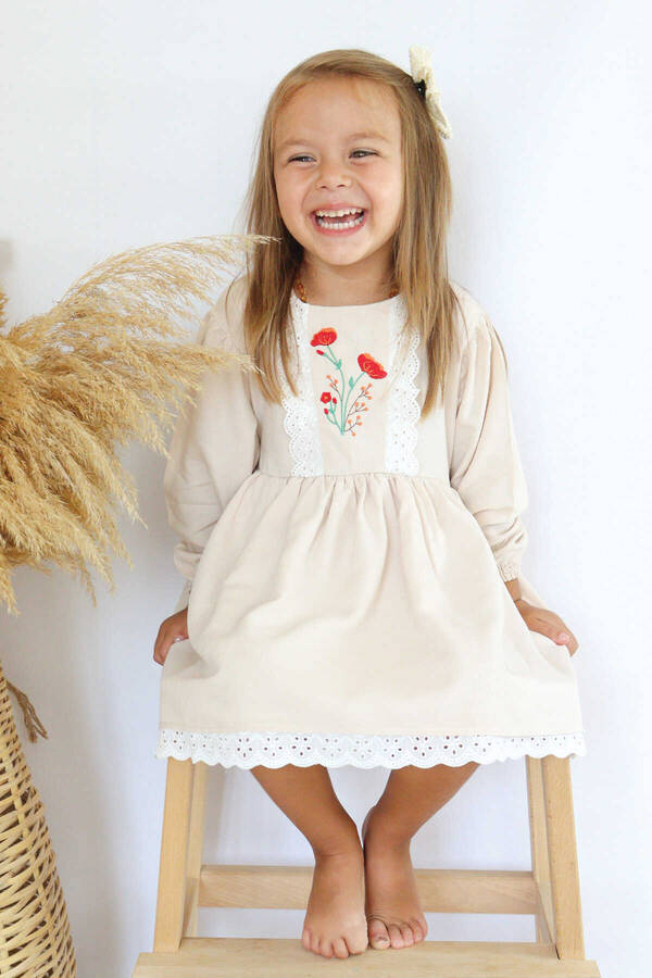 FW21 - Dantel Detaylı Nakışlı Bej Kız Çocuk Elbise (1)