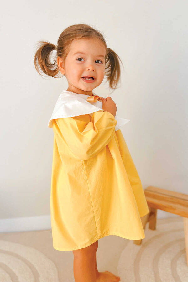 Nostaljik Yaka Önden Düğmeli Sarı Kız Çocuk Elbise - Thumbnail
