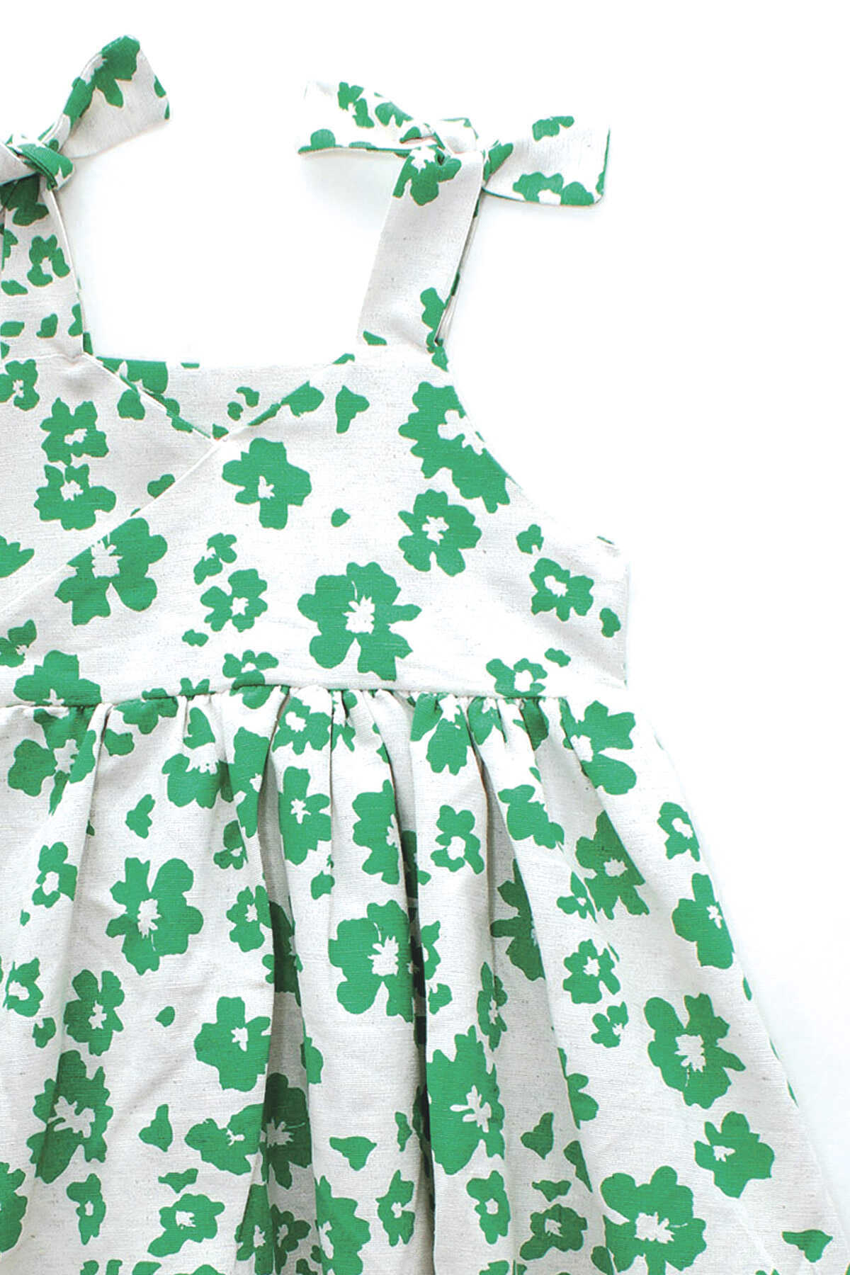 Yeşil Çiçekli Keten Omuzdan Bağlamalı Kruvaze Kız Çocuk Elbise