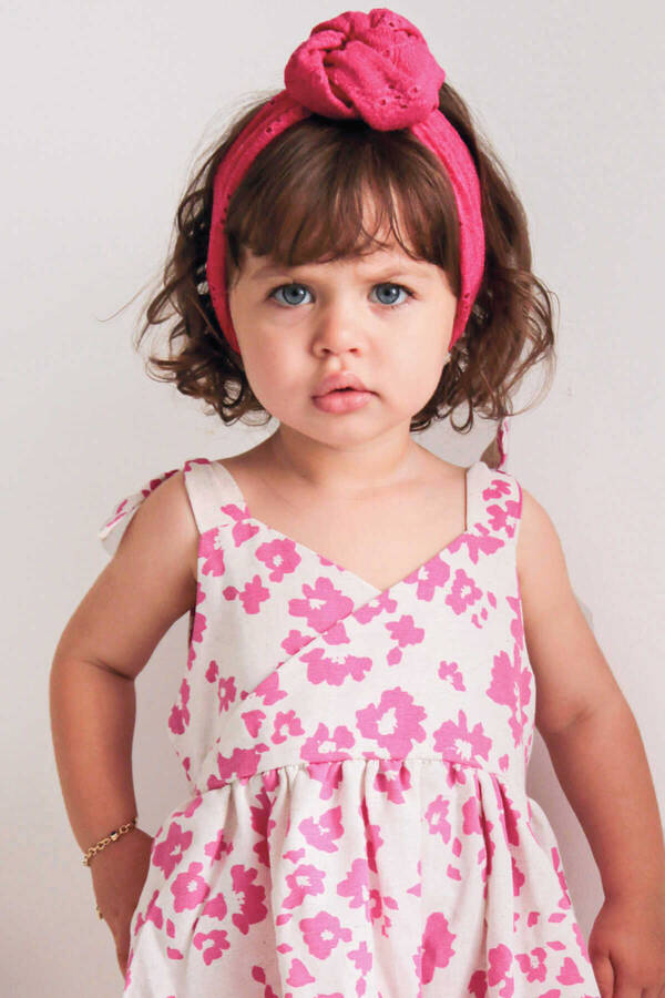 SSY22 - Fuşya Çiçekli Keten Omuzdan Bağlamalı Kruvaze Kız Çocuk Elbise (1)