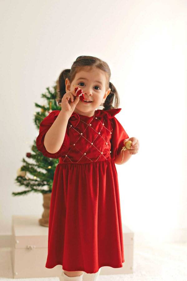 Kırmızı Kadife İnci Çakmalı Omzu Fiyonklu Kız Çocuk Elbise - Thumbnail