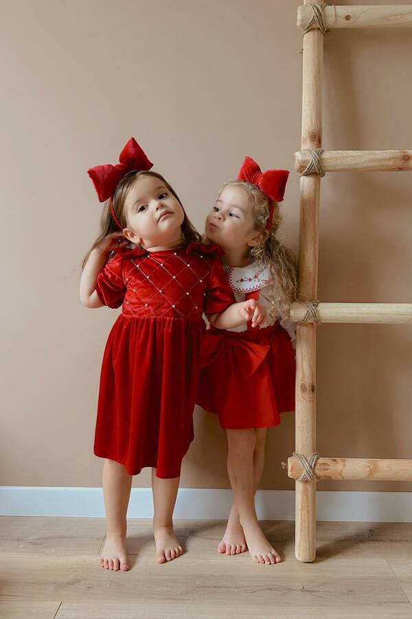 Kırmızı Kadife İnci Çakmalı Omzu Fiyonklu Kız Çocuk Elbise - Thumbnail
