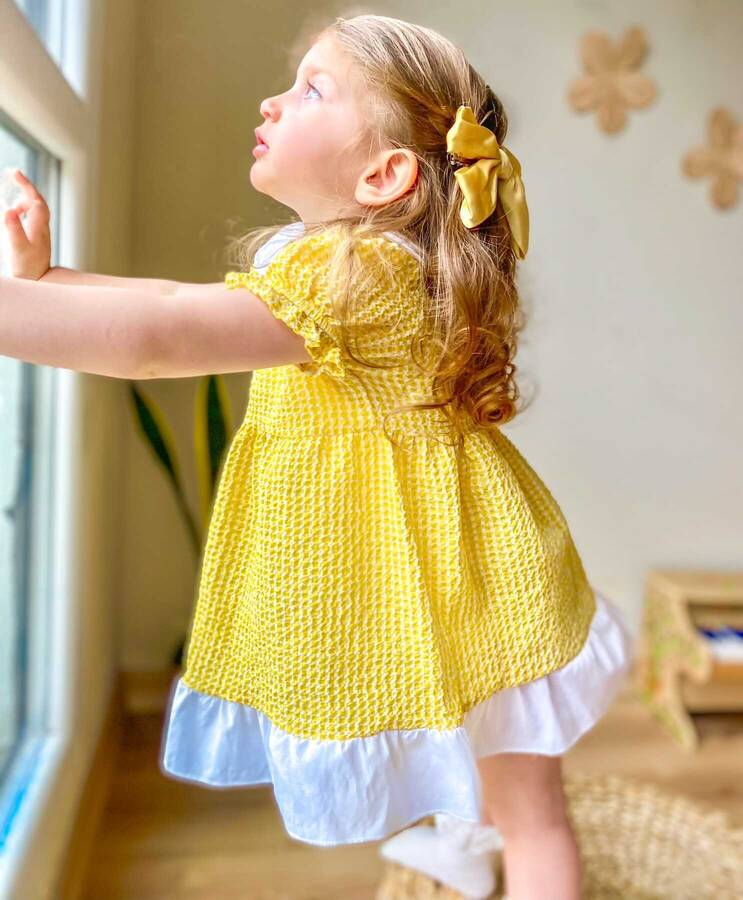 Sarı Pötikareli Bebe Yaka Kız Çocuk Elbise - Thumbnail