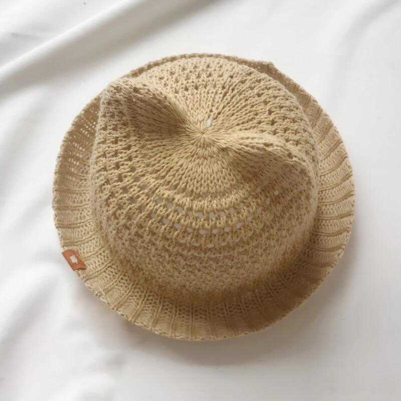 Kulaklı Bej Şapka