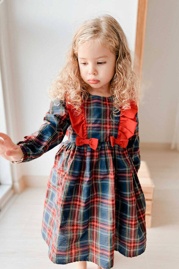 FW22 - Lacivert Ekose Kırmızı Pamuk Ekose Fırfır ve Fiyonk Detaylı Kız Çocuk Elbise