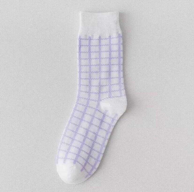 Lila Çizgili Beyaz Çorap