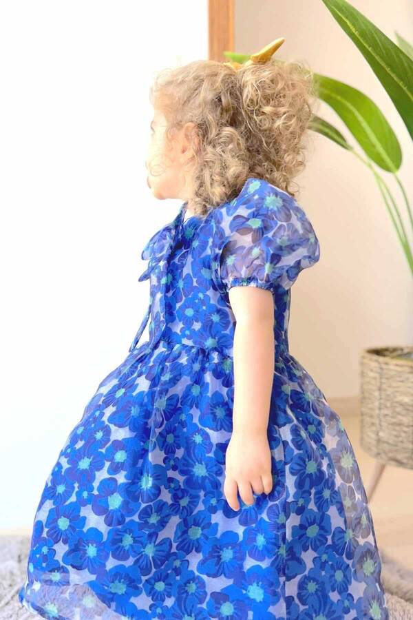 Mavi Çiçek Desenli Balon Kol Fiyonklu Kısa Kol Kız Çocuk Organze Elbise - Thumbnail