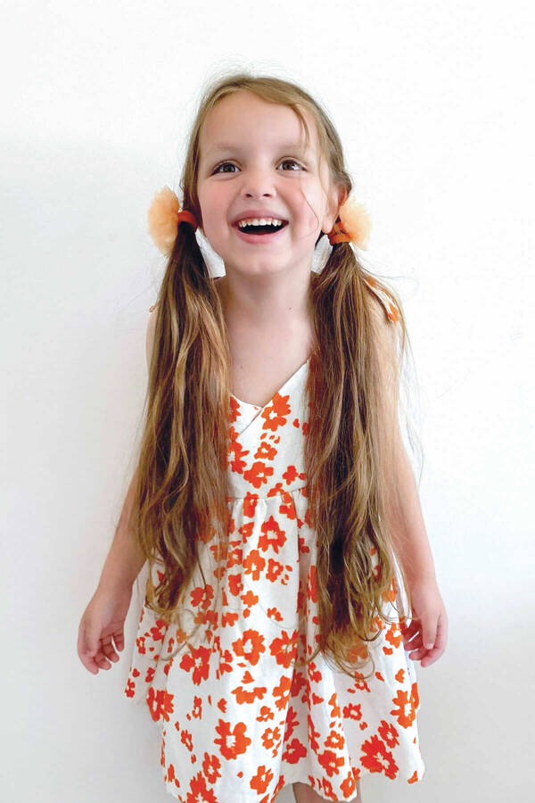 Turuncu Çiçekli Keten Omuzdan Bağlamalı Kruvaze Kız Çocuk Elbise - Thumbnail