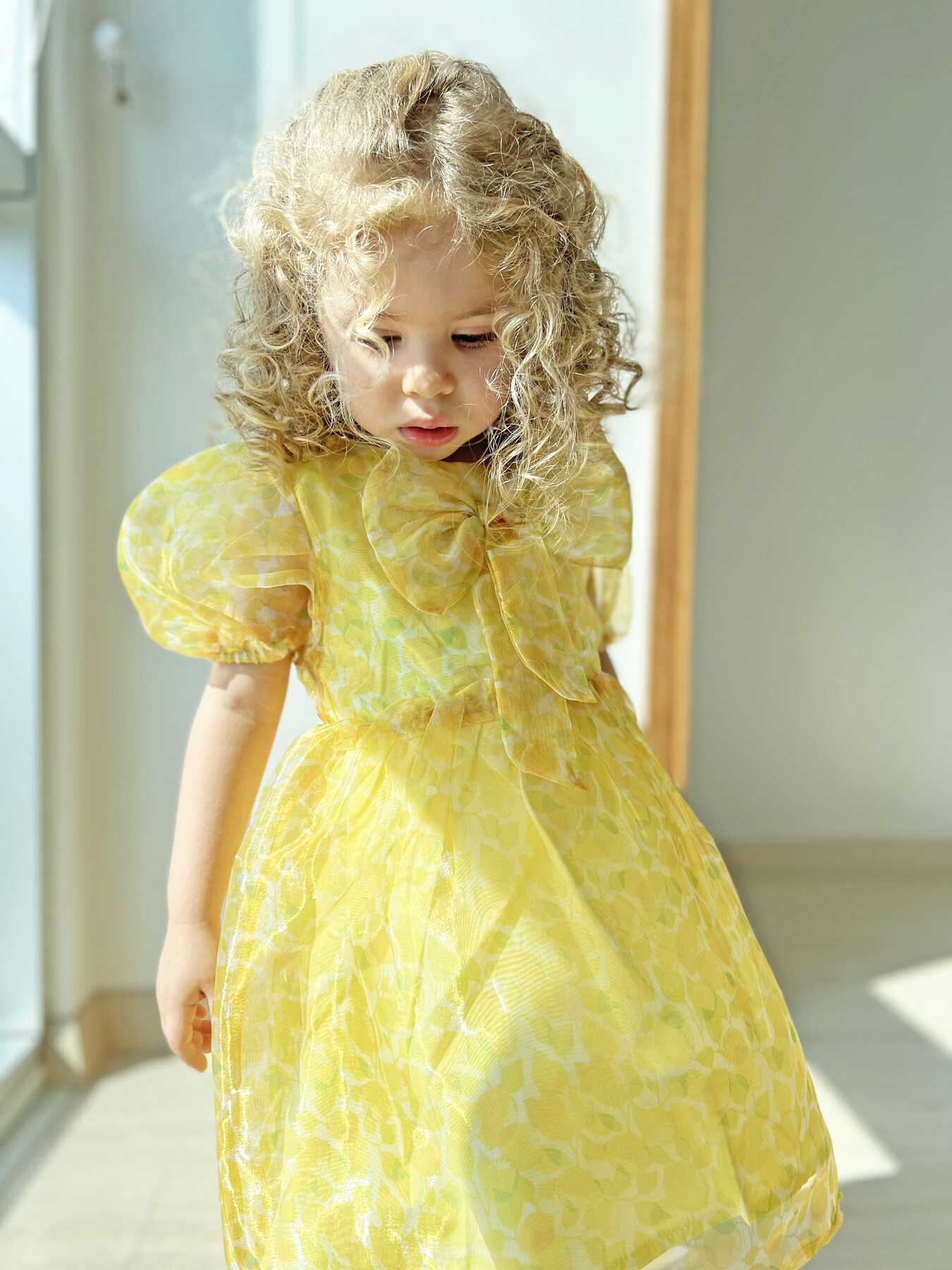Limon Desenli Sarı Balon Kol Fiyonklu Kısa Kol Kız Çocuk Organze Elbise