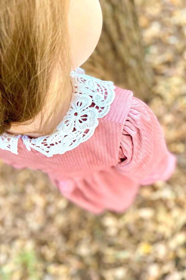FW22 - Pembe Fitilli Kadife Brode Yaka Kız Çocuk Elbise (1)