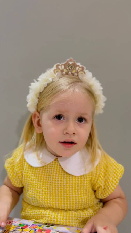 Simli Prenses Aksesuralı İnci Detaylı Kırık Beyaz Tül Çiçekli Kumaş Kaplama Taç - Thumbnail