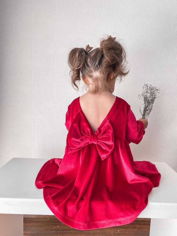 FW21 - Sırtı Fiyonk Detaylı Simli Parlak Kırmızı Kadife Kız Çocuk Elbise (1)